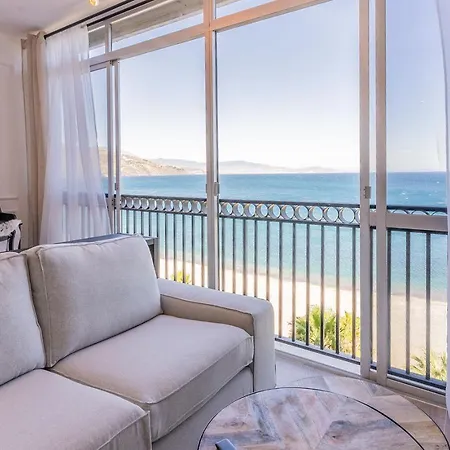 Todimer Luxury Studio Apartament In Front Of The Sea